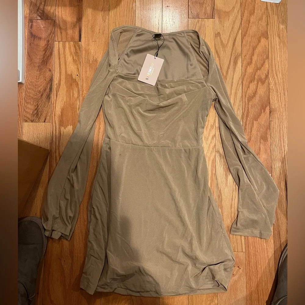 Gorgeous mini dress - Picture 3 of 6